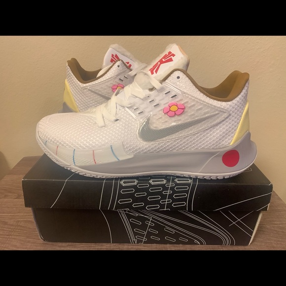 kyrie sandy shoes